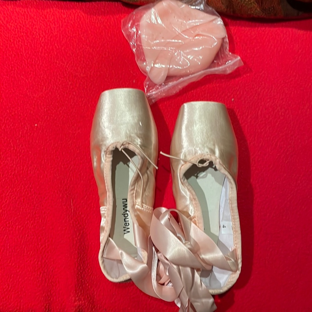 Point shoes